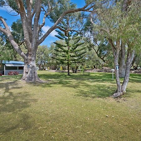 Acclaim Rose Gardens Beachside Holiday Park Albany Bagian luar foto